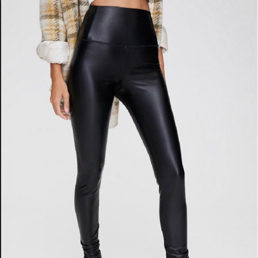 Aritzia Wilfred Free faux leather leggings